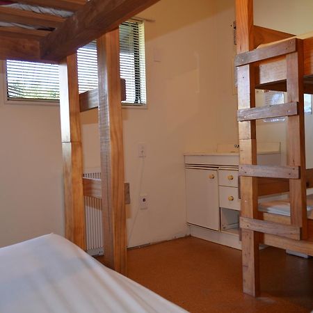 Bell Lodge Motel & Backpackers Hostel Tauranga Exterior photo