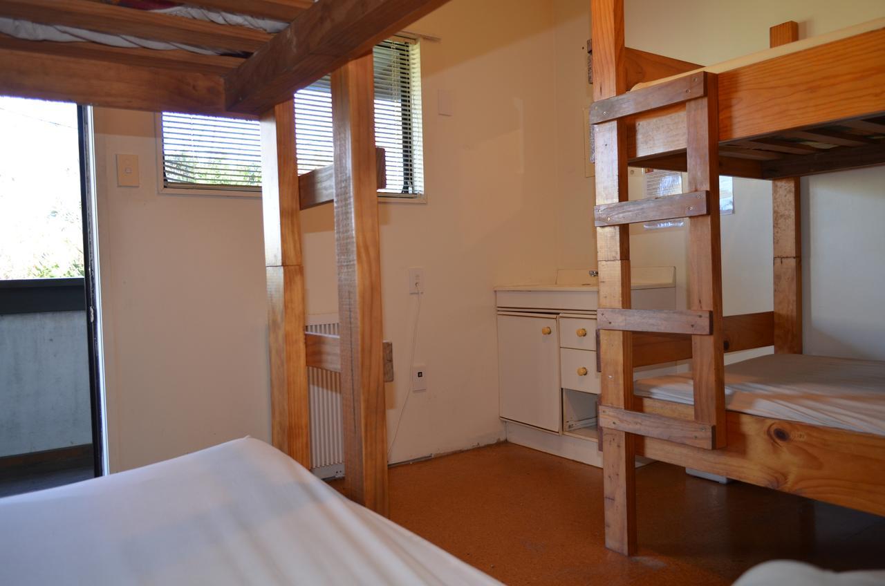 Bell Lodge Motel & Backpackers Hostel Tauranga Exterior photo