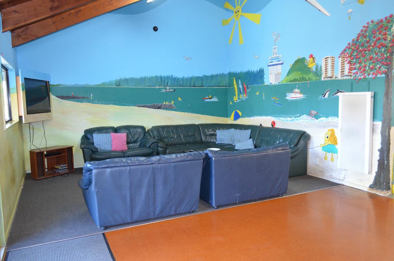 Bell Lodge Motel & Backpackers Hostel Tauranga Exterior photo